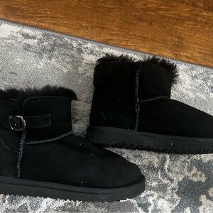 Cozy Members mark winter natural wool girls boots size 4